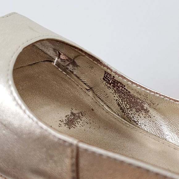 Lilly Pulitzer Gigi Gold Metallic Peep Toe Wedge Sandals Slingback Size 6 - Picture 14 of 16